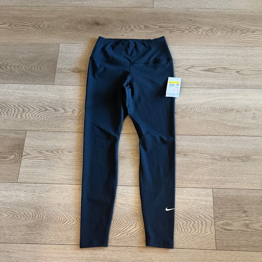 Nike Black Performance Leggings with White Swoosh - Picture 1 of 5